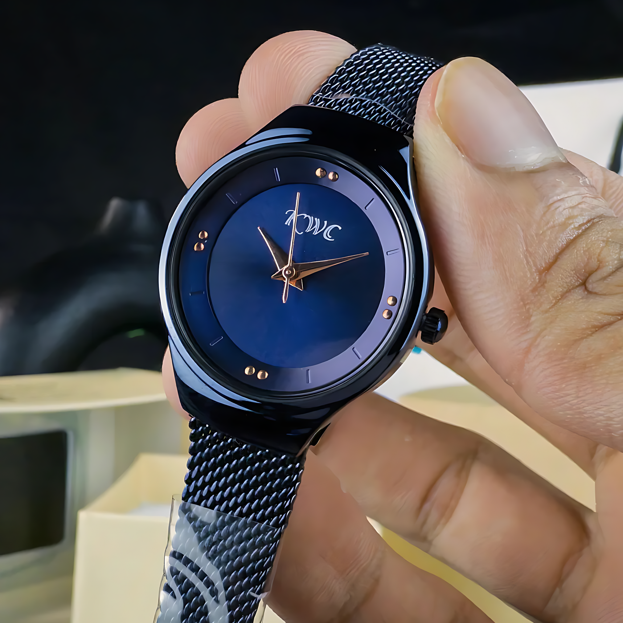 K-291L | Blue Chain Watch – Magnetic Lock