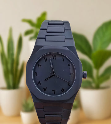 Black Aura Arabic Quartz Watch – Lightweight & Stylish